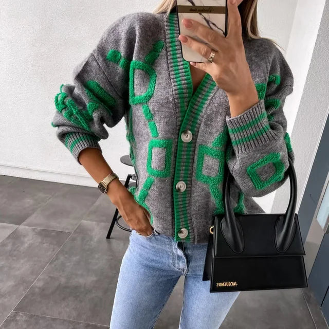 Dori | Damski sweter z graficznym wzorem i guzikami
