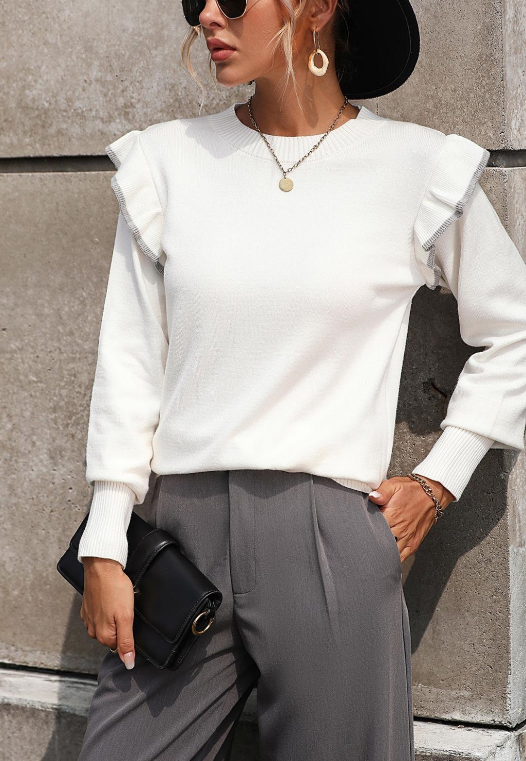 Iga | Sweter damski casualny z falbanami na ramionach Chicveo