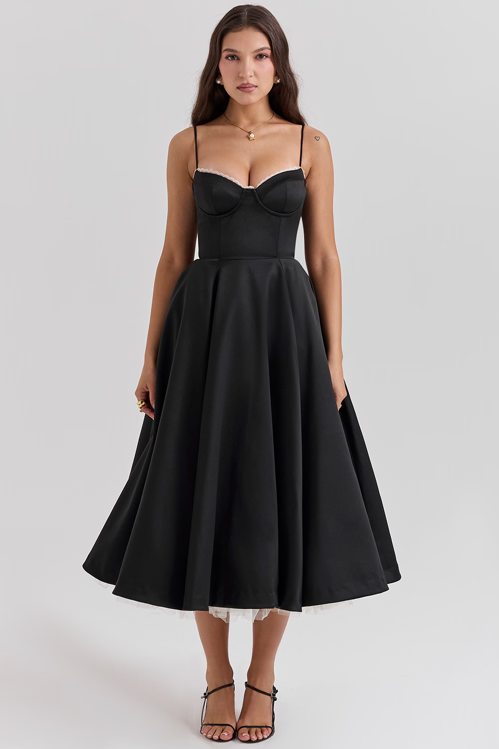 Joanna | Stylowa Midi Sukienka z Tiulu z Regulowanymi Ramiączkami Chicveo
