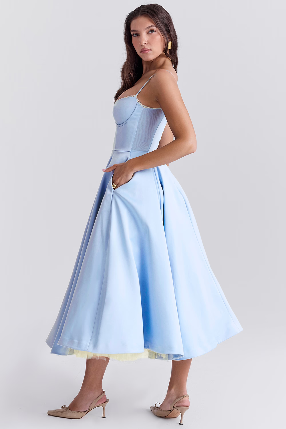 Joanna | Stylowa Midi Sukienka z Tiulu z Regulowanymi Ramiączkami Chicveo