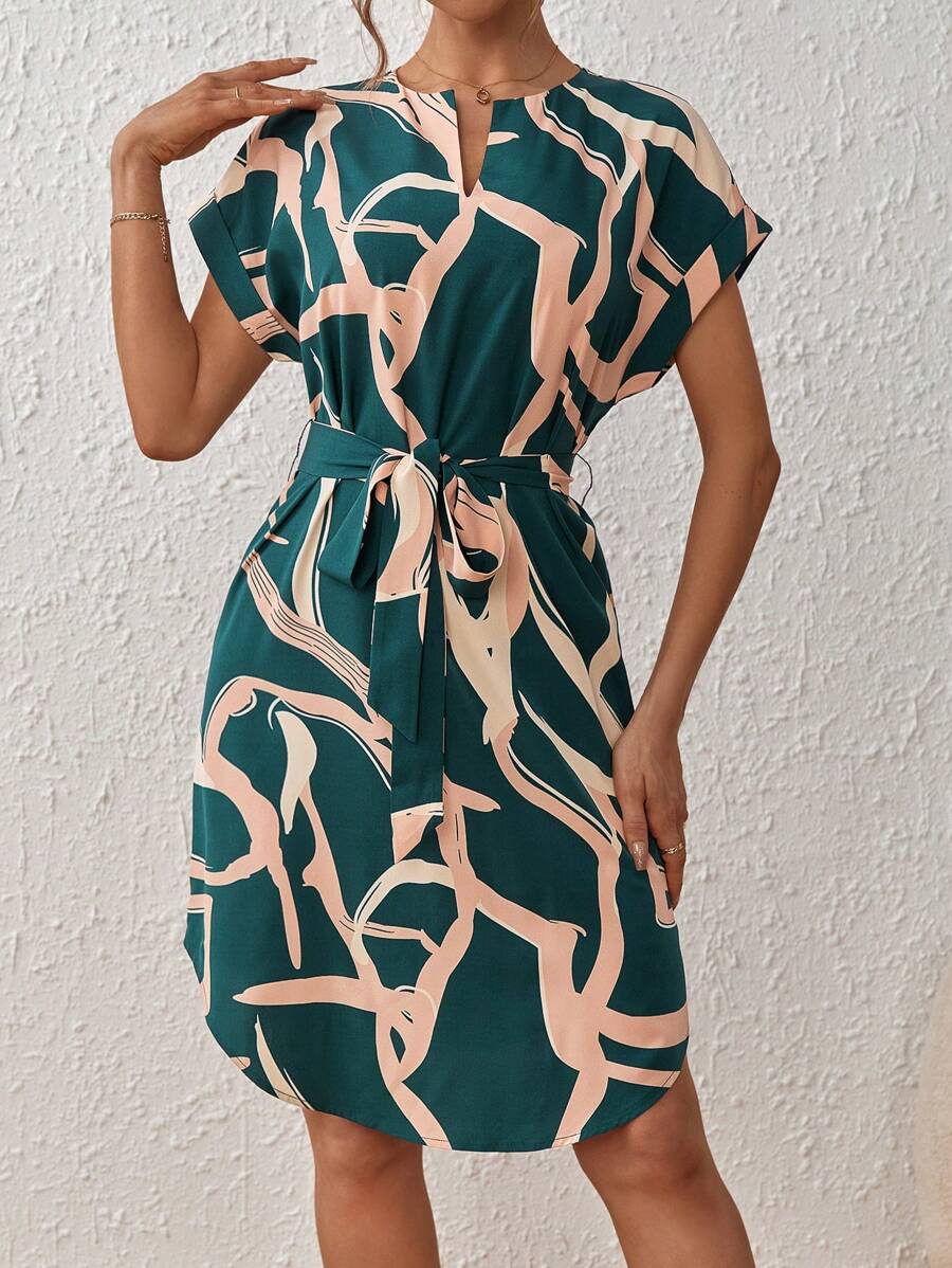Natalia | Elegancka Sukienka z Nowoczesnym Akcentem