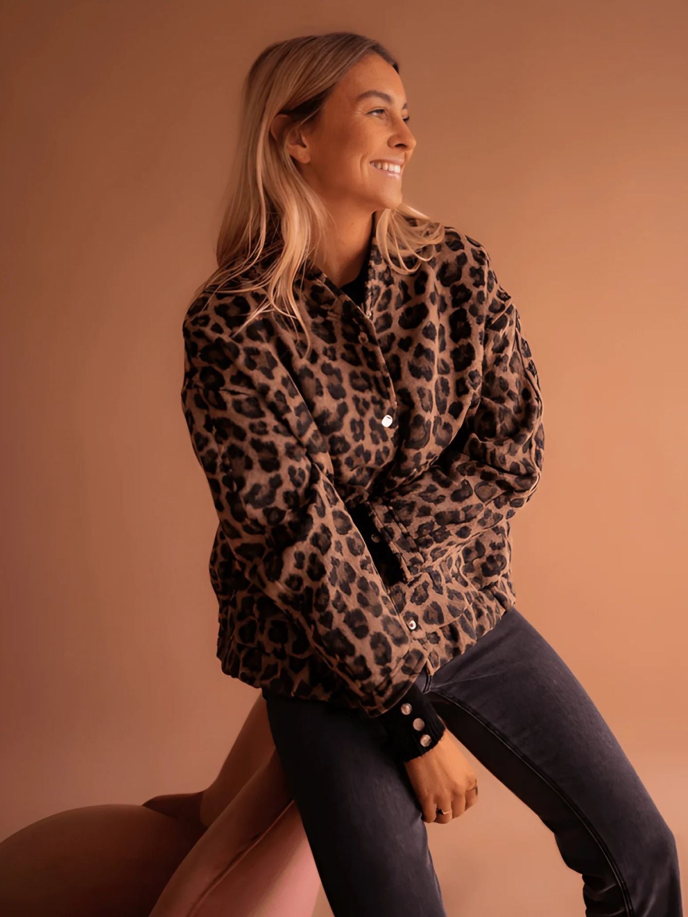 Willow | Kurtka z Wysokim Kołnierzem i Printem w Lamparta