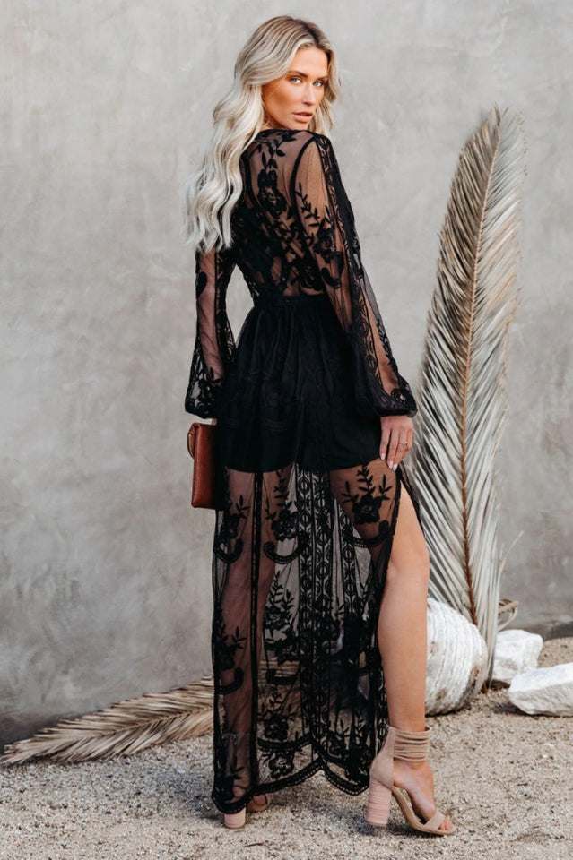 Zofia | Elegancka Długa Sukienka Boho z Koronkowym Dekoltem