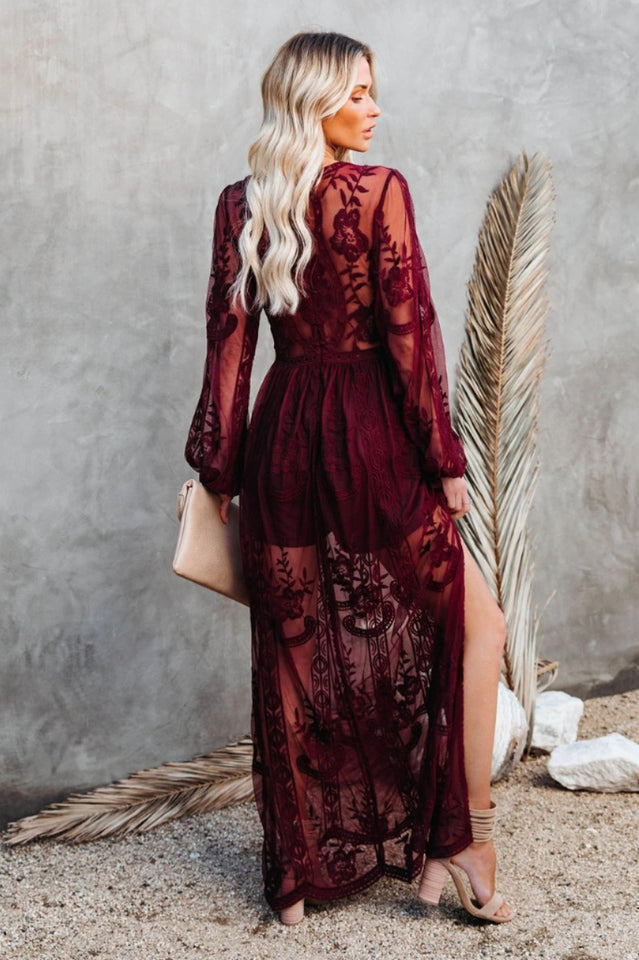 Zofia | Elegancka Długa Sukienka Boho z Koronkowym Dekoltem