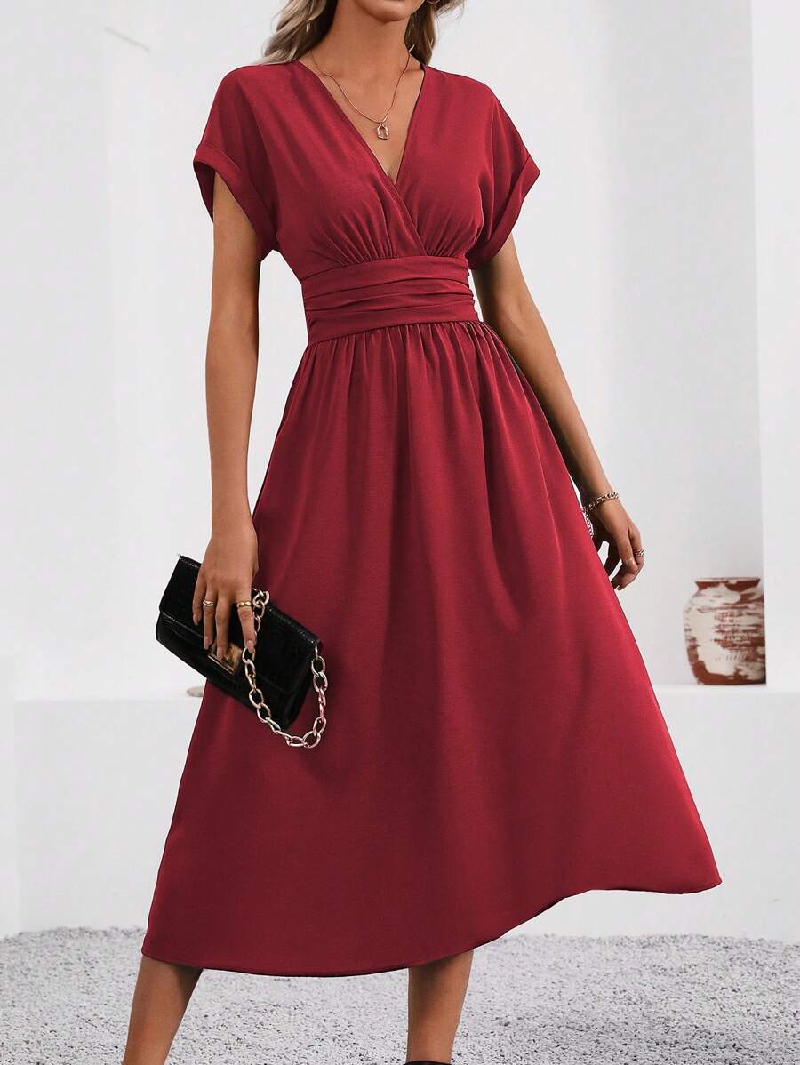 Zofia | Elegancka Sukienka z Kopertowym Dekoltem w V