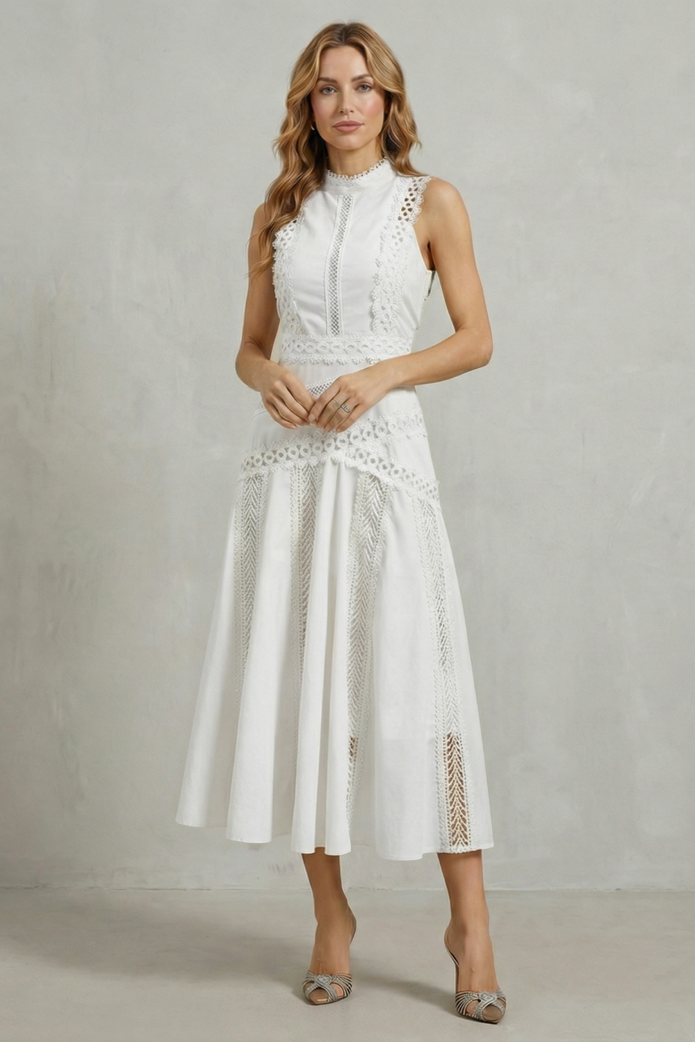 Gracia – Złożone panele koronkowe – Elegancka sukienka midi