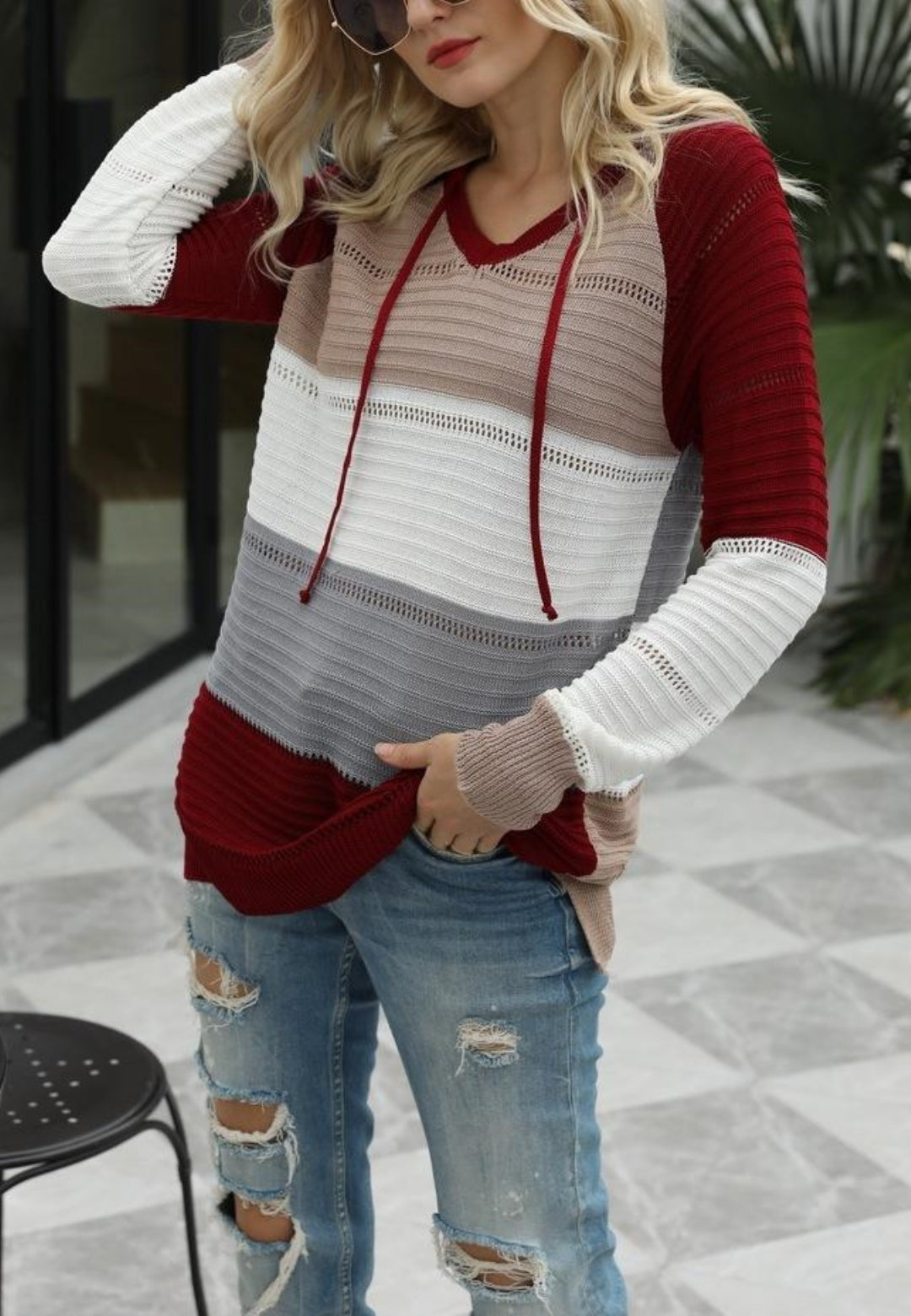 Aurelia | Sweter damski otwarty splot z kapturem w blokowe kolory Chicveo