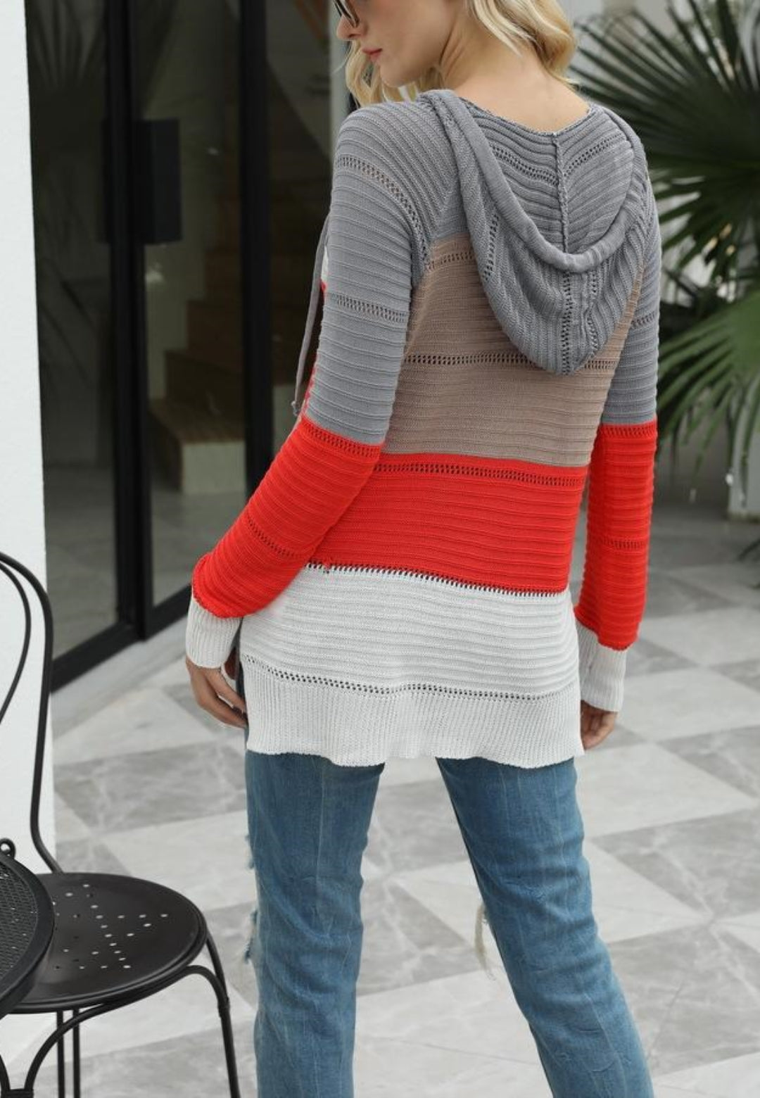 Aurelia | Sweter damski otwarty splot z kapturem w blokowe kolory Chicveo