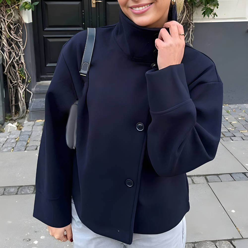 Ava | Kurtka Damska z Stojącym Kołnierzem – Zapięcie na Guziki