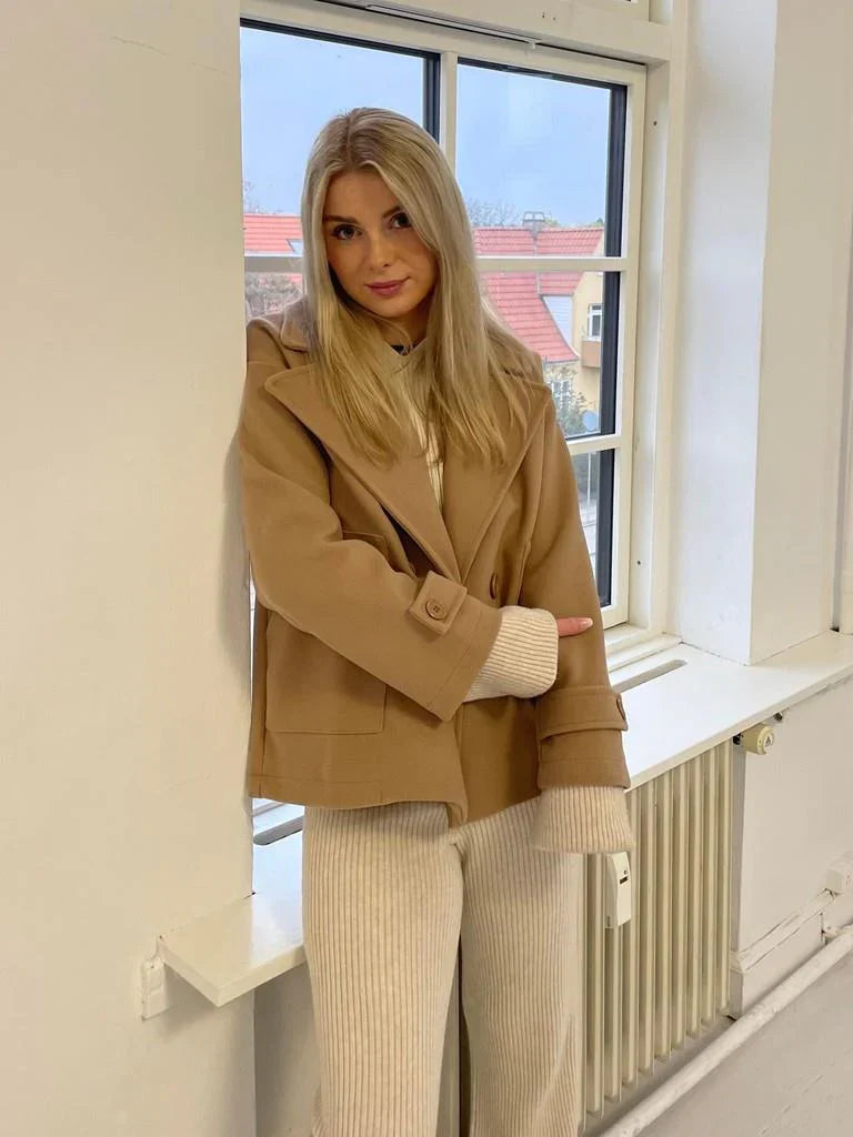 Camille | Płaszcz damski z podwójnym rzędem guzików z mieszanki wełny