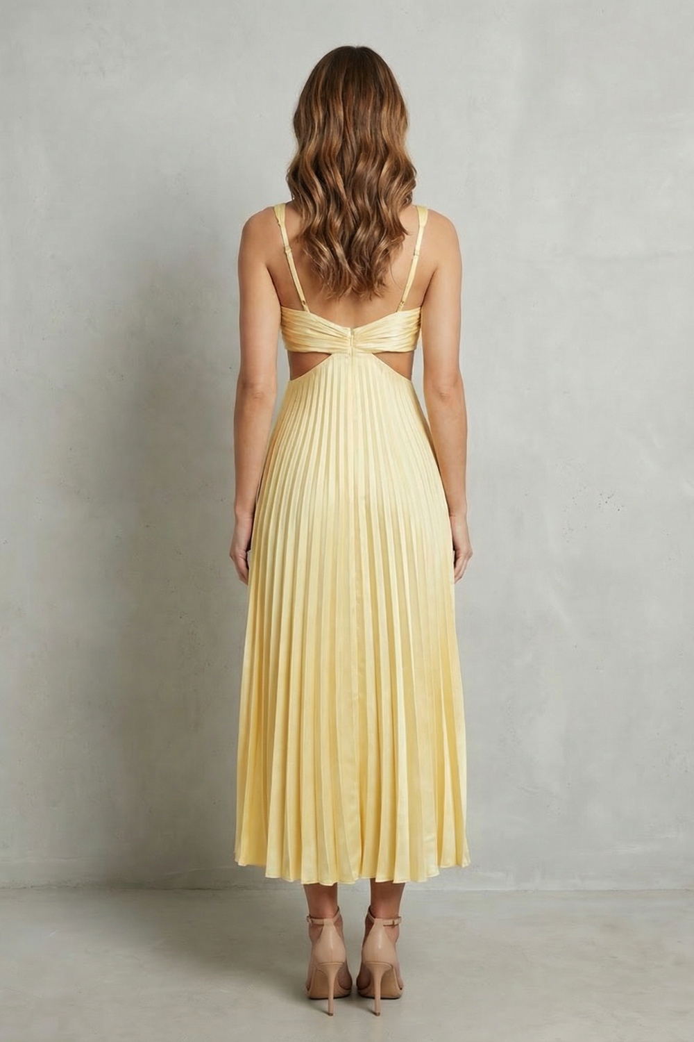 Elodienne – Elegancja z plisowanym pasem – Sukienka maxi