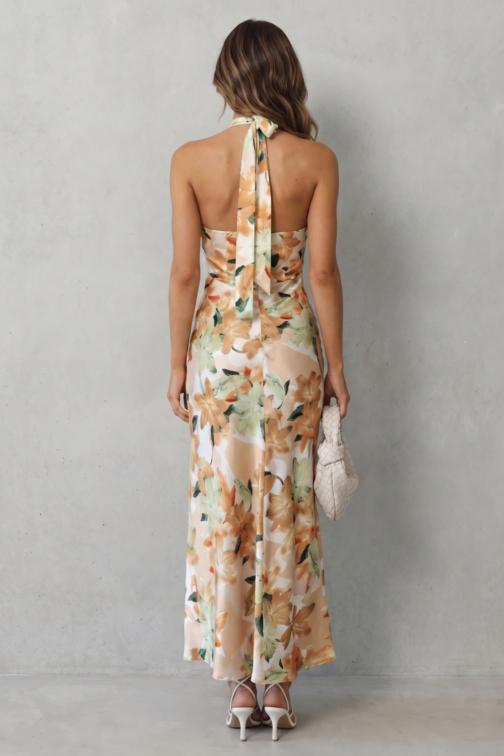 Emberelle – Kwiatowa elegancja na halter – Sukienka maxi