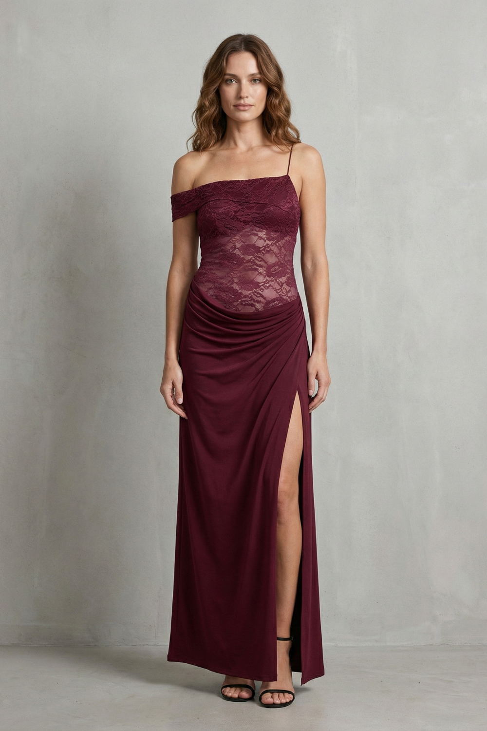 Emily – Ponadczasowy romans – Elegancka sukienka maxi z koronką dla kobiet