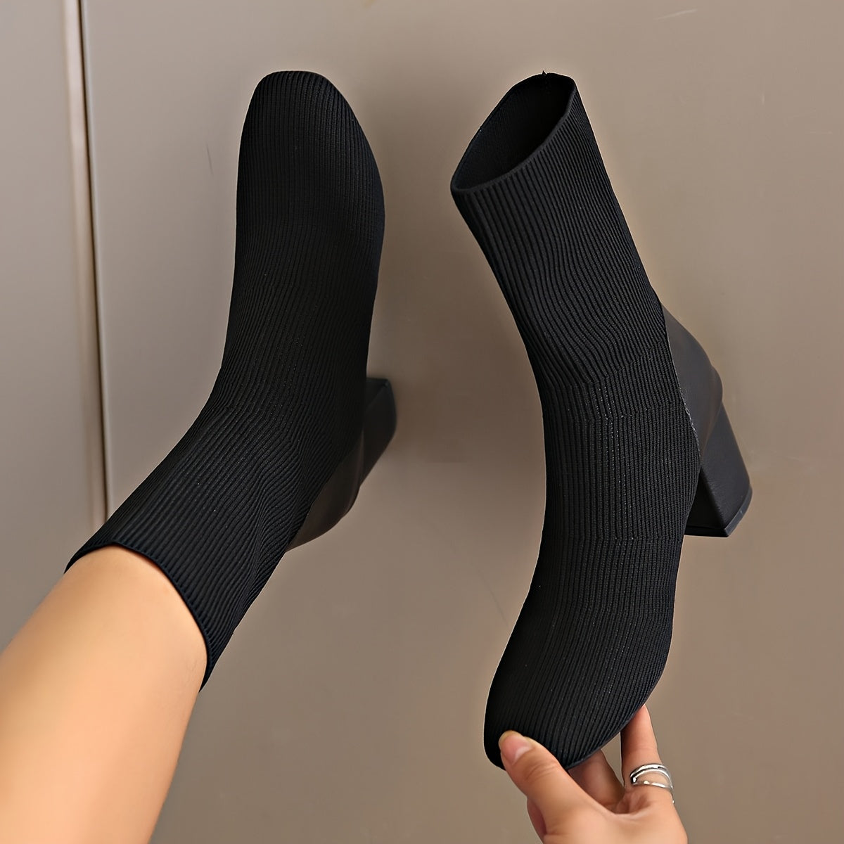 Evie | Czarne Botki Damskie - Dziane z Grubym Obcasem