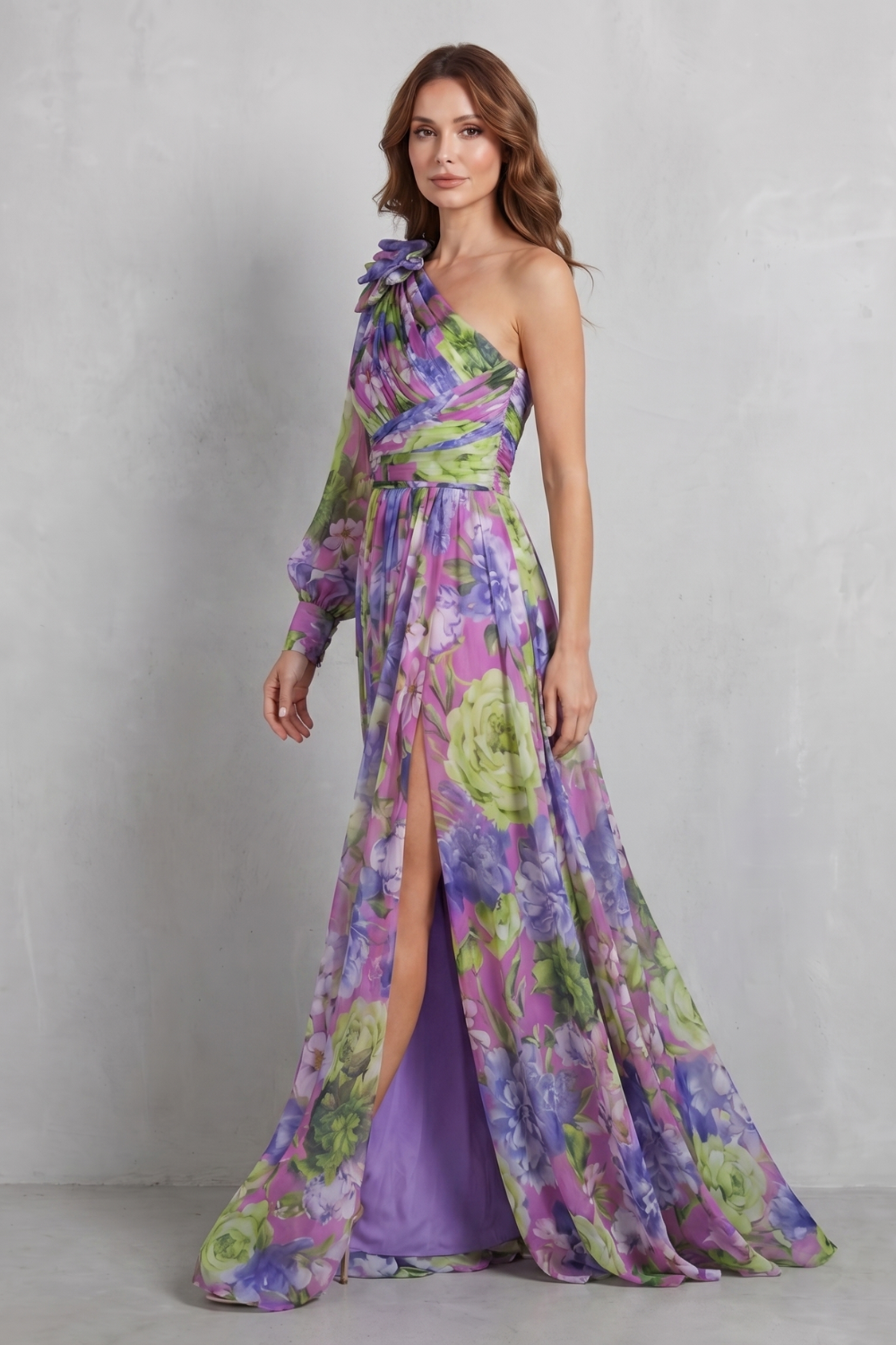Floravique – Sukienka maxi z kwiatowym drapowaniem na jedno ramię