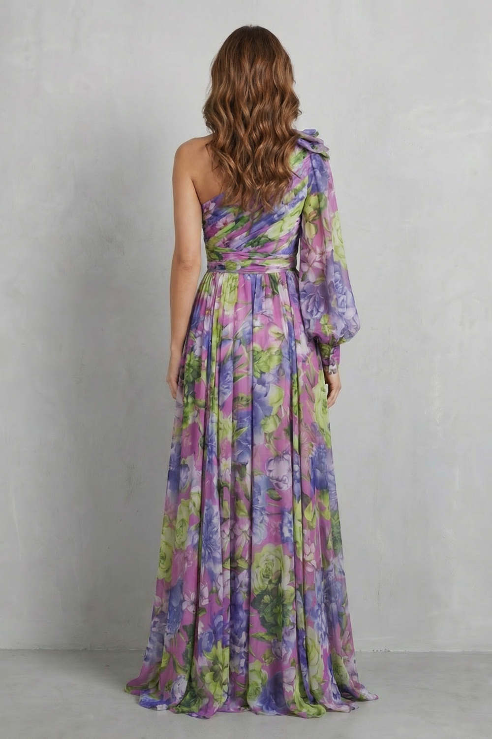 Floravique – Sukienka maxi z kwiatowym drapowaniem na jedno ramię