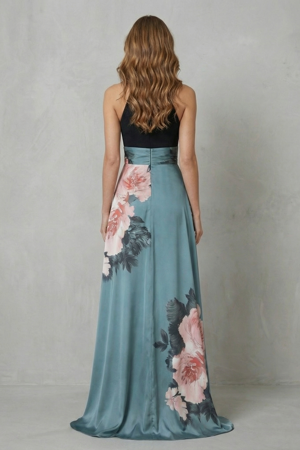 Florévia – Kontrastowa elegancja kwiatowa – Sukienka maxi