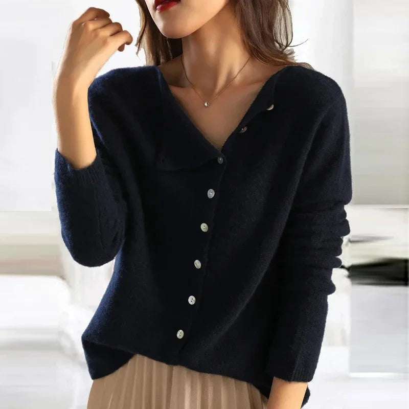 Fryda | Elegancki Sweter Damski z Guzikami jako Stylowym Detalem