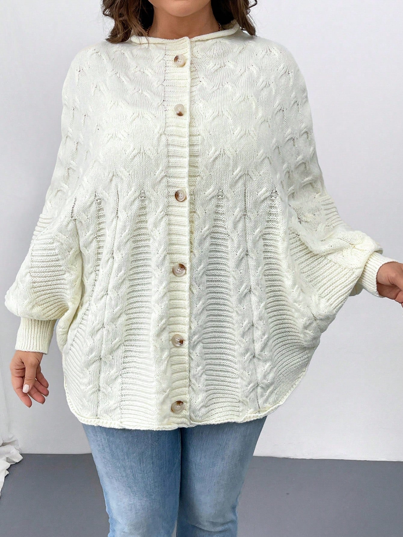 Kunegunda | Uroczy Kardigan Damski Plus Size z Kwiatowym Splotem