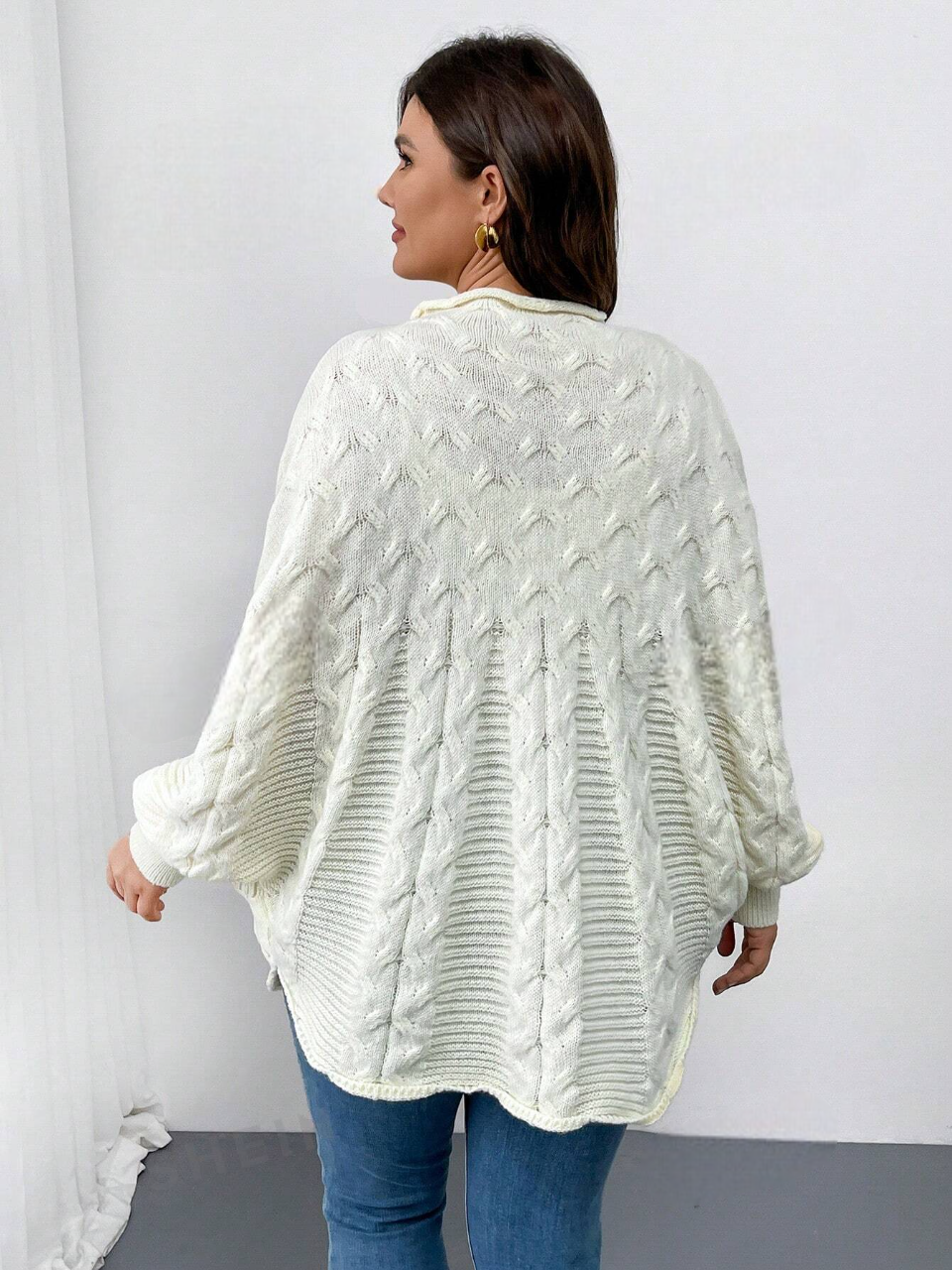 Kunegunda | Uroczy Kardigan Damski Plus Size z Kwiatowym Splotem