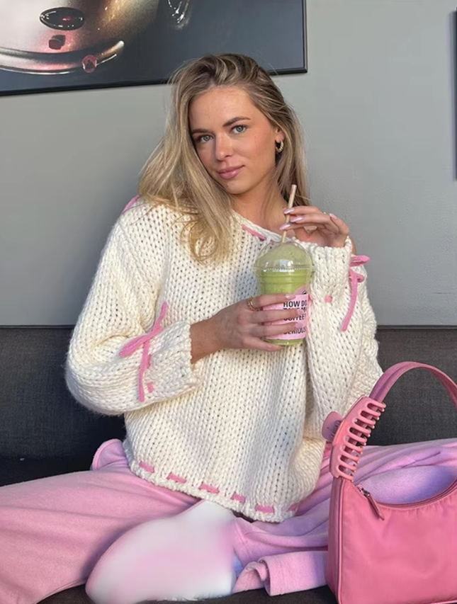 Lucienne | Damski Sweter z Warkoczami i Wstążkami