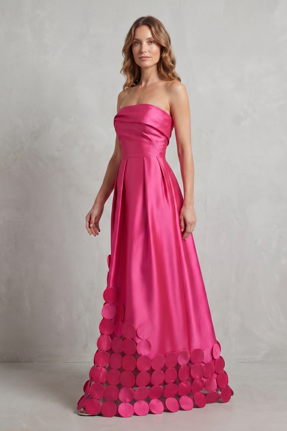 Luméa – Elegancja w satynowe kropki – Sukienka maxi