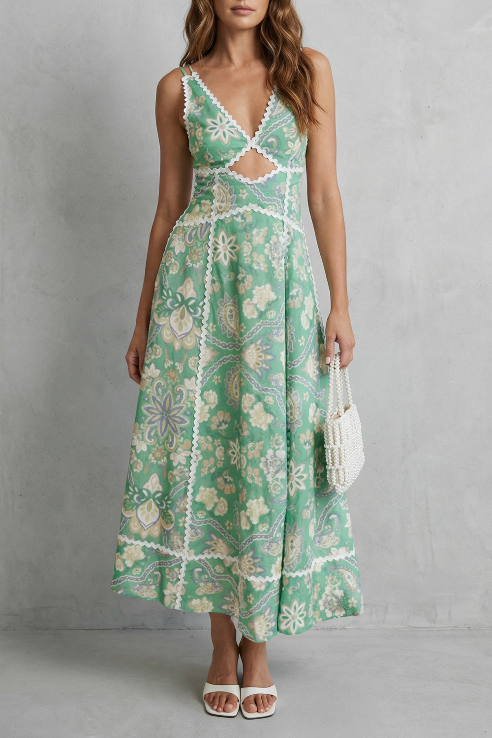 Luminara – Elegancja artystycznego wycięcia – Sukienka maxi