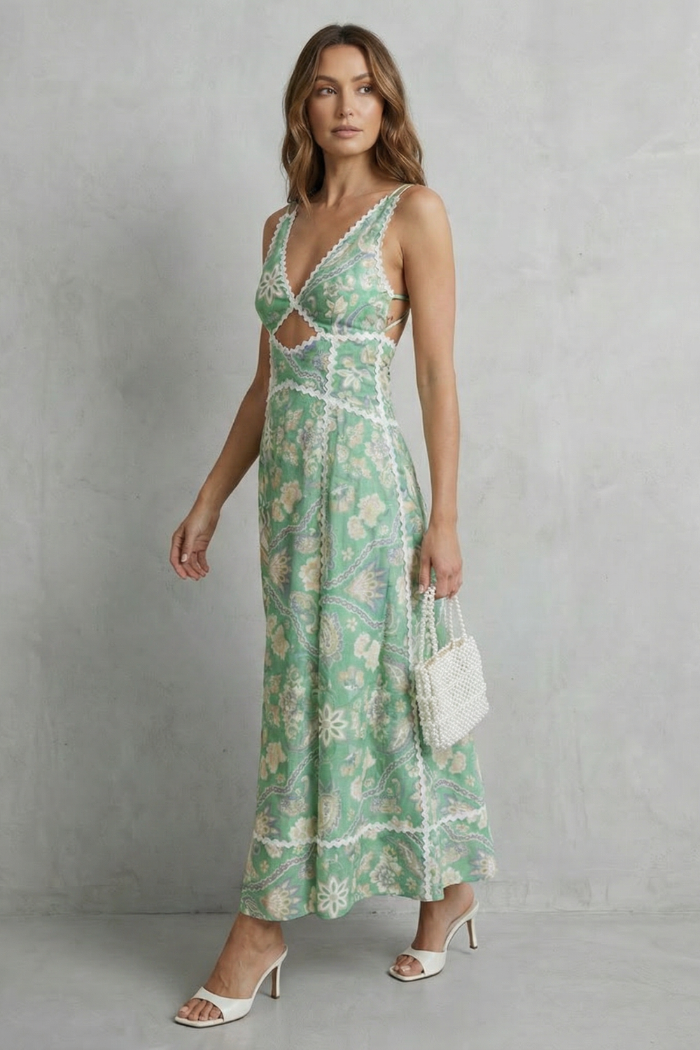 Luminara – Elegancja artystycznego wycięcia – Sukienka maxi