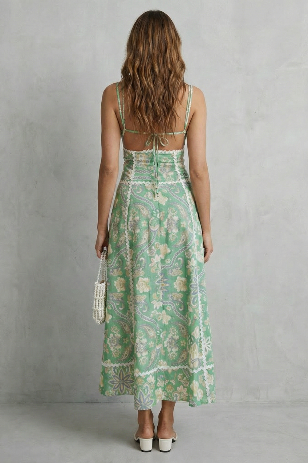 Luminara – Elegancja artystycznego wycięcia – Sukienka maxi
