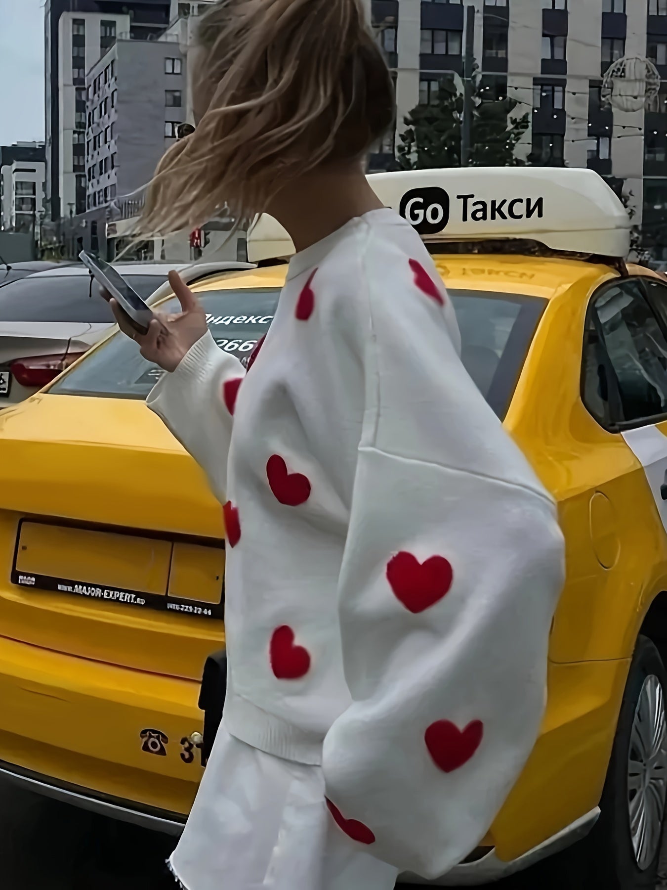 Melania | Sweter Damski w Serduszka na Walentynki z Długim Rękawem