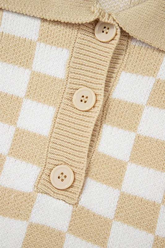 Rosalin | Damski sweter z dekoltem w serek w kratę z guzikami