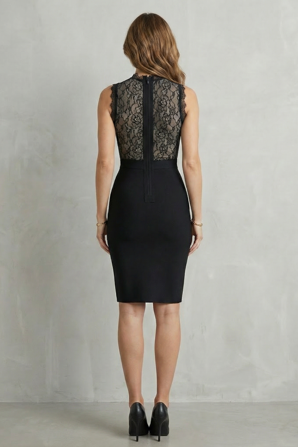 Roxelle – Elegancja w koronkowym bodycon – Sukienka mini