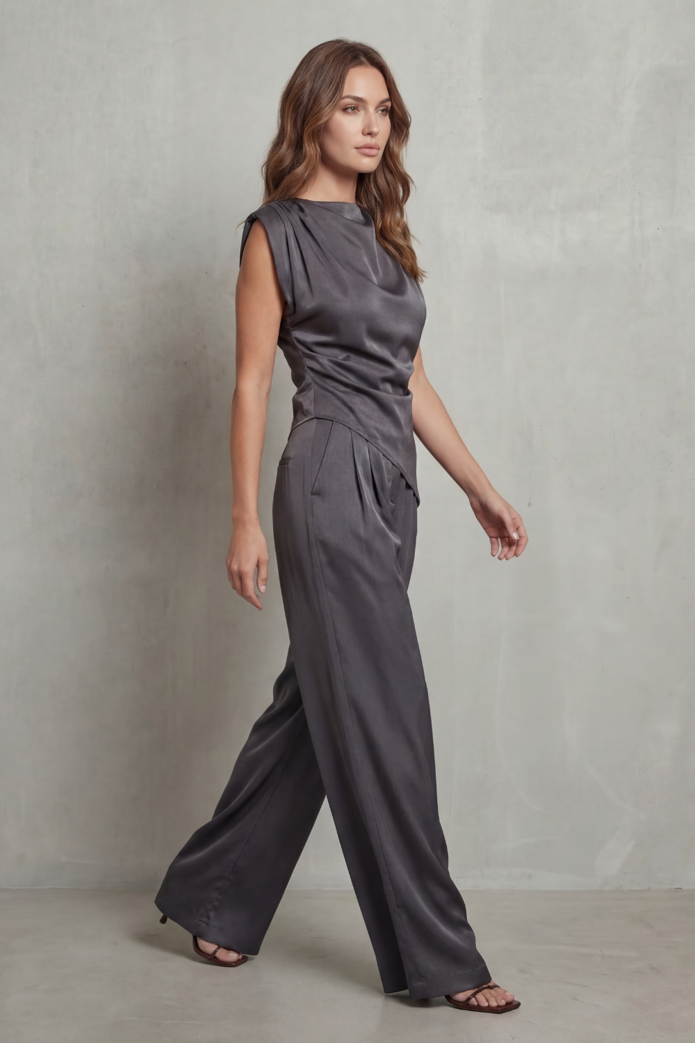 Selora – Detal w tali drapowany – Zestaw casualowej elegancji