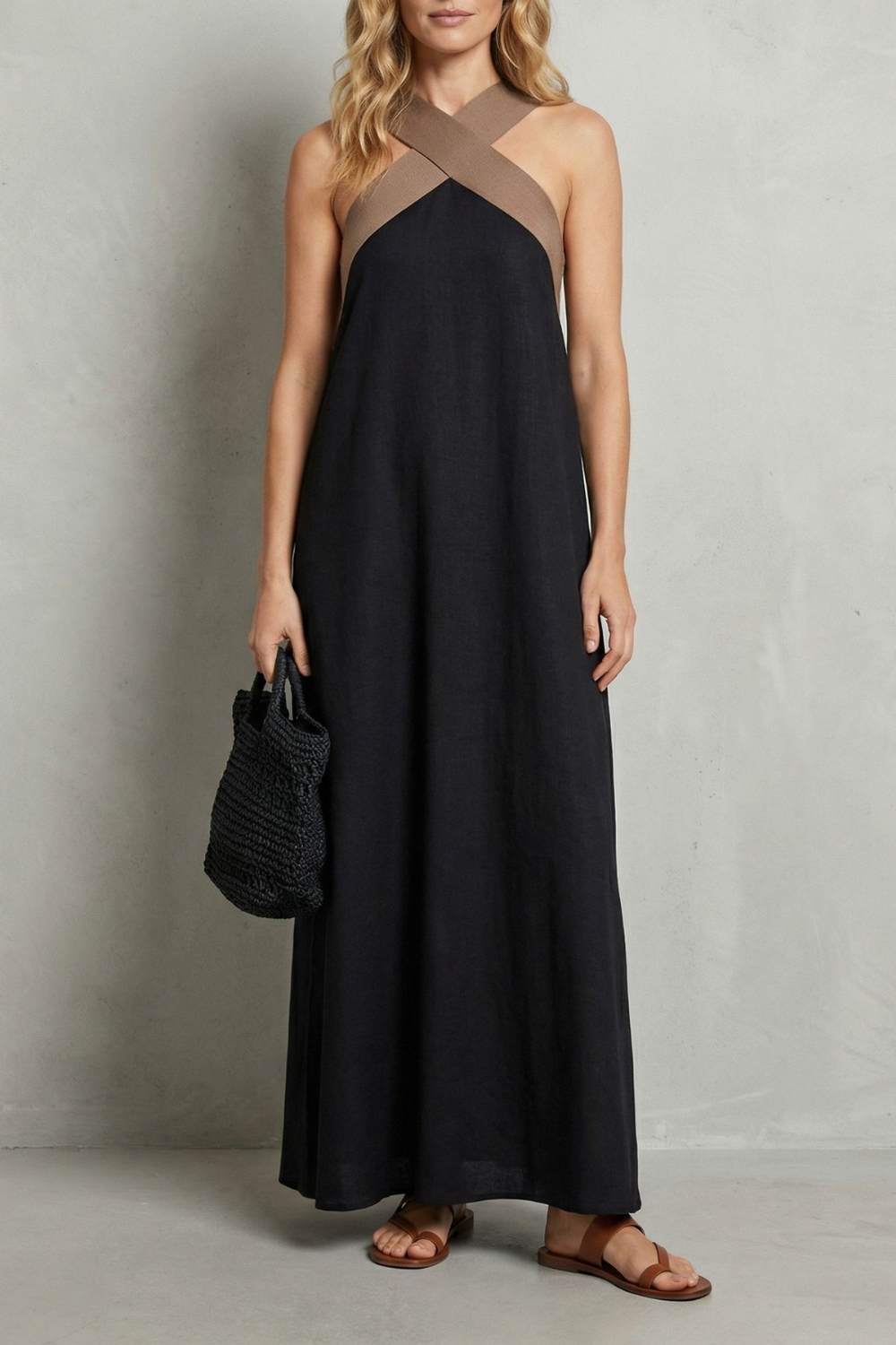 Seravelle – Elegancja z krzyżowym halterem – Sukienka maxi