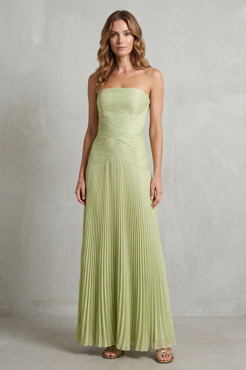 Skyelle – Elegancja z plisami bez ramiączek – Sukienka maxi