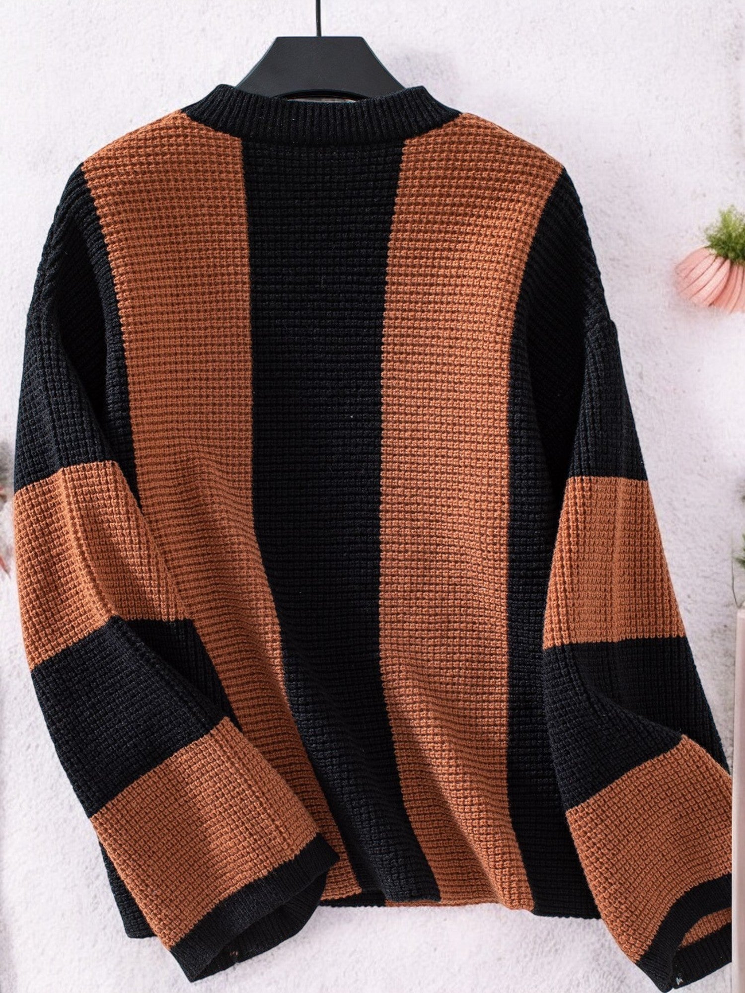 Stella | Sweter dzianinowy dla kobiet z odważnymi paskami, szerokimi rękawami i okrągłym dekoltem
