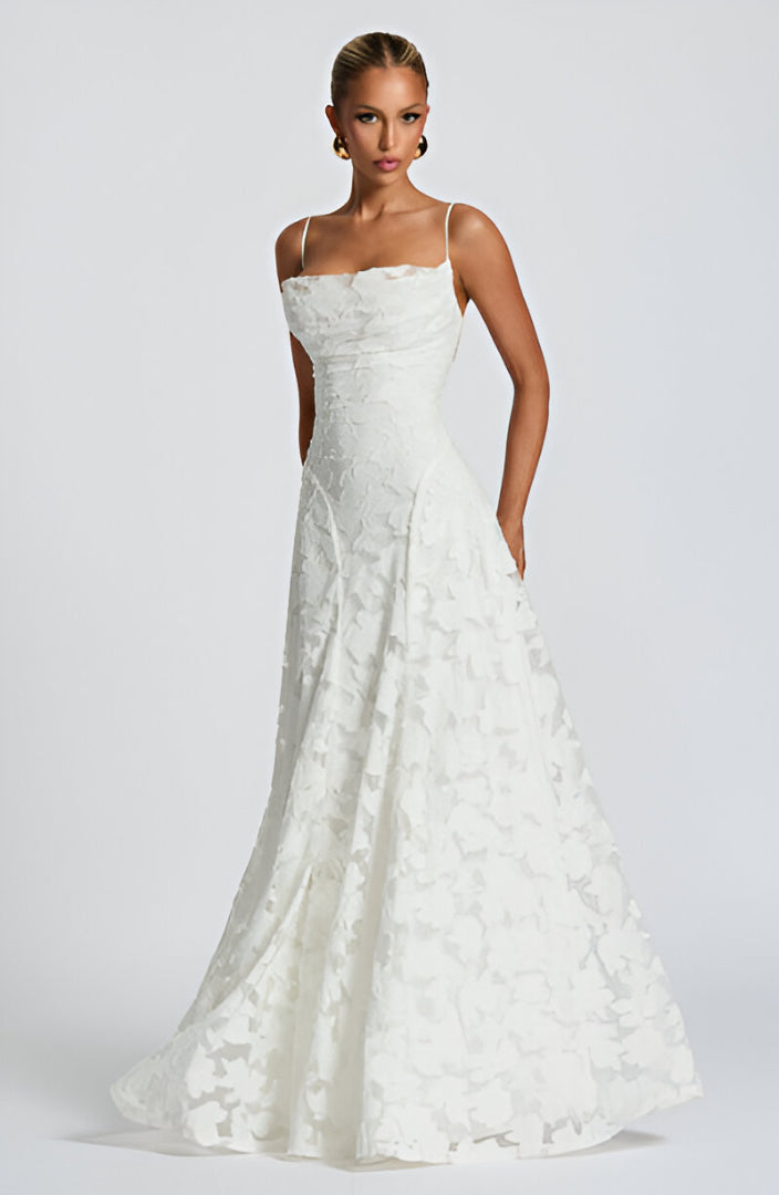 Alona - Elegancka Koronkowa Sukienka Maxi